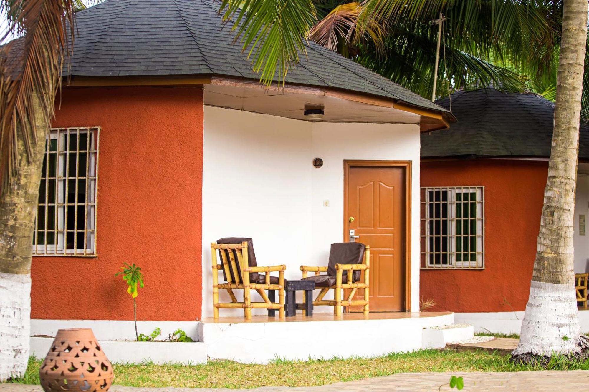 Atlantic Bay Resort, Prampram Buitenkant foto